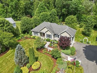 413 Batchelor St, Granby, MA 01033