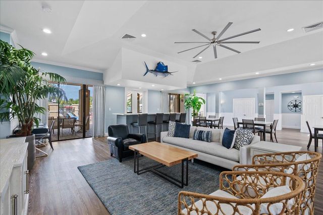 2359 TREASURE ISLE Drive 31, Palm Beach Gardens, FL 33410