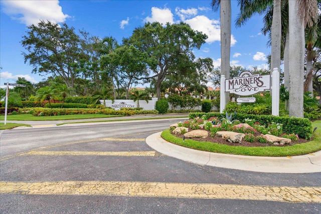 2359 TREASURE ISLE Drive 31, Palm Beach Gardens, FL 33410