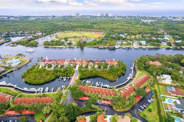 2359 TREASURE ISLE Drive 31, Palm Beach Gardens, FL 33410
