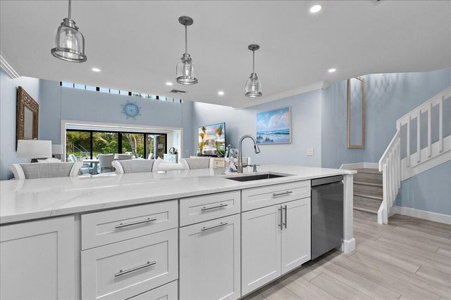 2359 TREASURE ISLE Drive 31, Palm Beach Gardens, FL 33410