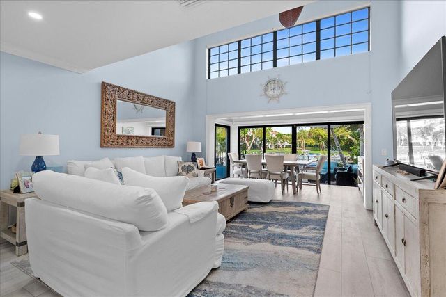 2359 TREASURE ISLE Drive 31, Palm Beach Gardens, FL 33410