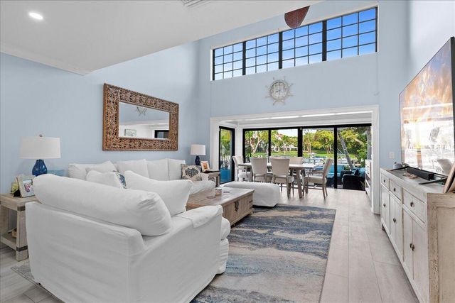 2359 TREASURE ISLE Drive 31, Palm Beach Gardens, FL 33410