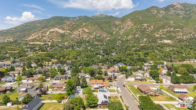 5883 S JARED WAY, South Ogden, UT 84403