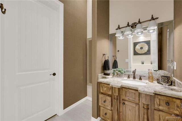 1815 El Mileno Drive, Palmhurst, TX 78573