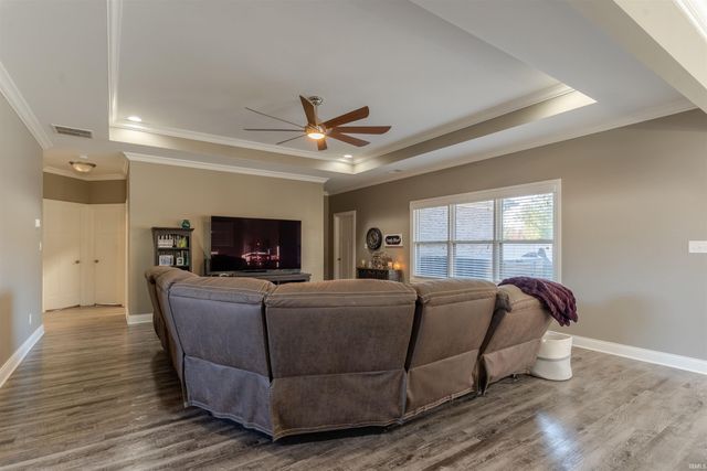 9954 Ella Circle, Newburgh, IN 47630