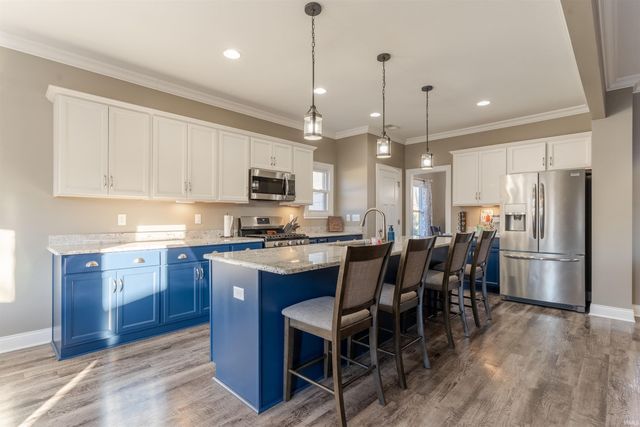 9954 Ella Circle, Newburgh, IN 47630