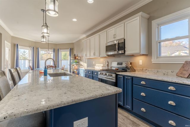 9954 Ella Circle, Newburgh, IN 47630