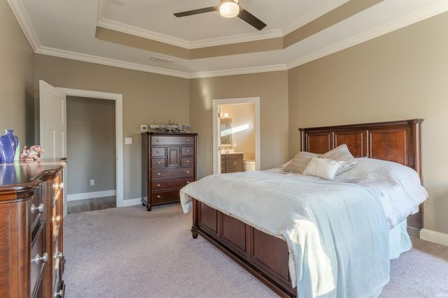 9954 Ella Circle, Newburgh, IN 47630