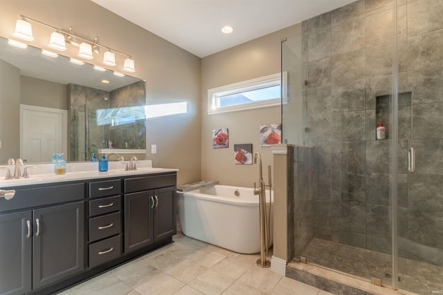 9954 Ella Circle, Newburgh, IN 47630