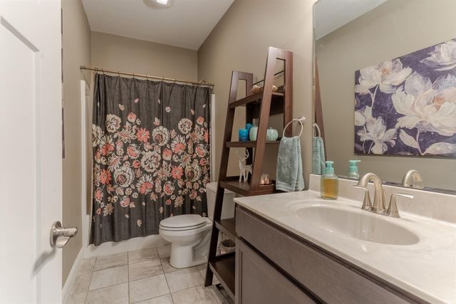 9954 Ella Circle, Newburgh, IN 47630