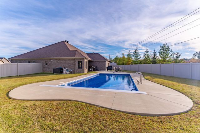 9954 Ella Circle, Newburgh, IN 47630