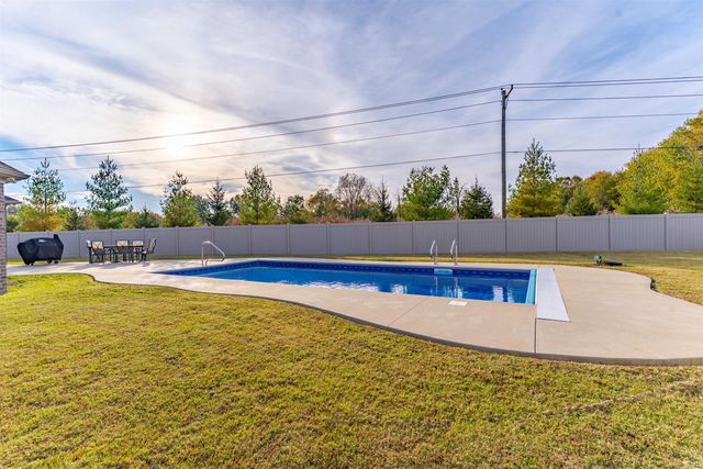 9954 Ella Circle, Newburgh, IN 47630