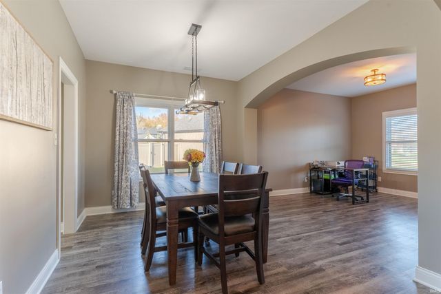 9954 Ella Circle, Newburgh, IN 47630