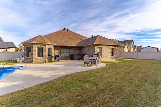 9954 Ella Circle, Newburgh, IN 47630