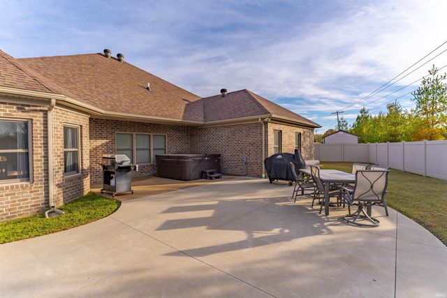 9954 Ella Circle, Newburgh, IN 47630