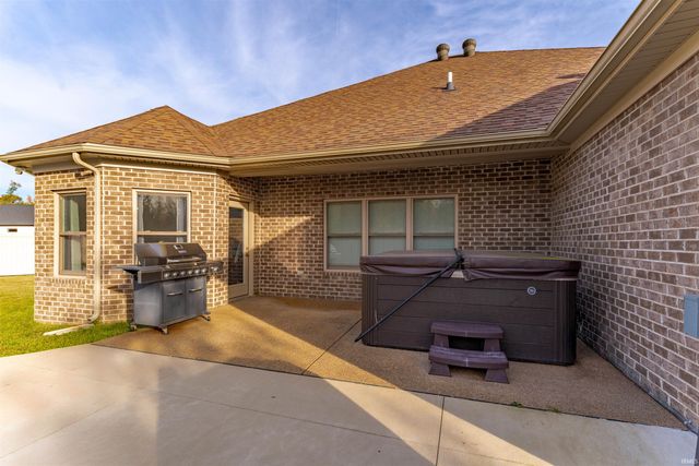 9954 Ella Circle, Newburgh, IN 47630