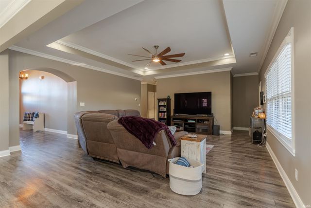 9954 Ella Circle, Newburgh, IN 47630