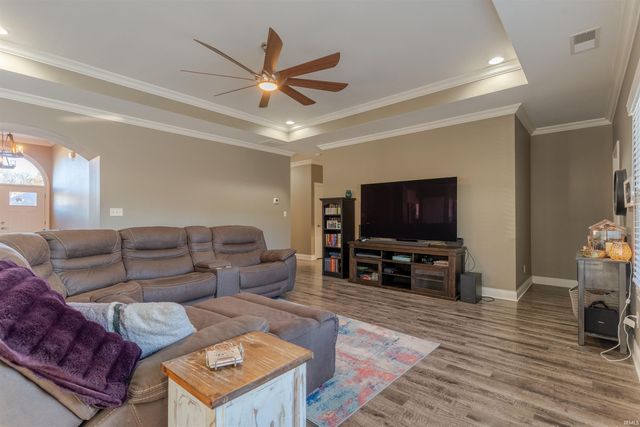 9954 Ella Circle, Newburgh, IN 47630