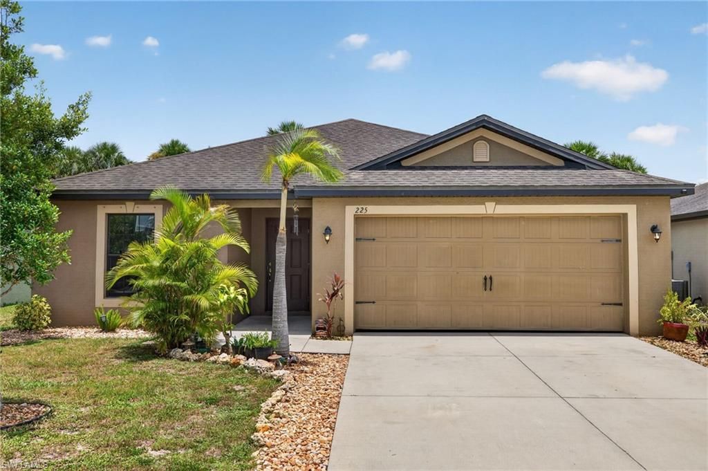 225 Shadow Lakes DR, LEHIGH ACRES, FL 33974 — exterior