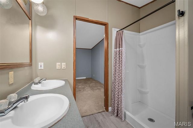 184 Finney Lake Drive, Robertsville, MO 63072