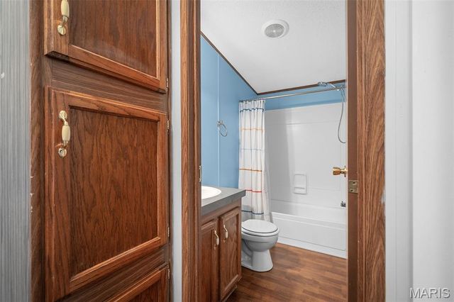 184 Finney Lake Drive, Robertsville, MO 63072