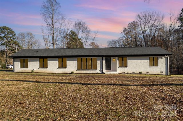 3700 Pinecrest Drive, Gastonia, NC 28056
