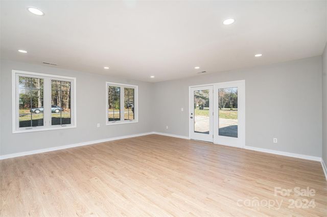 3700 Pinecrest Drive, Gastonia, NC 28056
