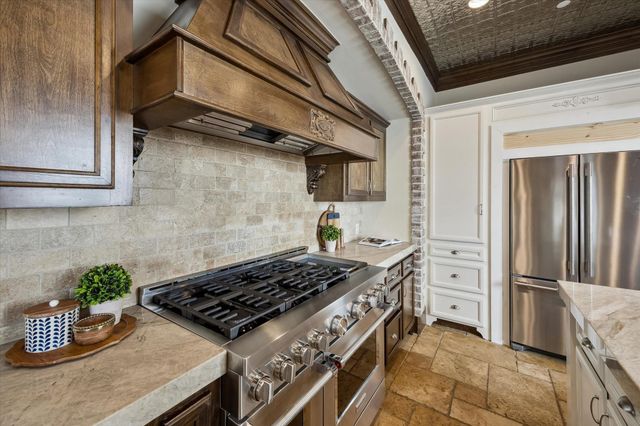 4820 Linden Street, Bellaire, TX 77401