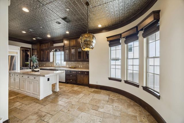 4820 Linden Street, Bellaire, TX 77401