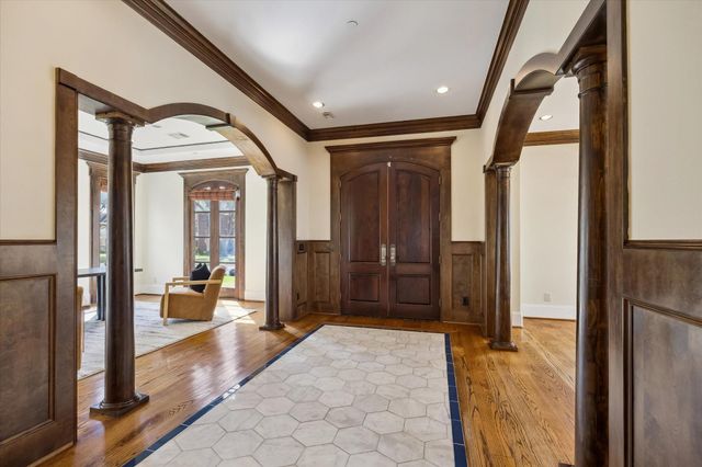 4820 Linden Street, Bellaire, TX 77401