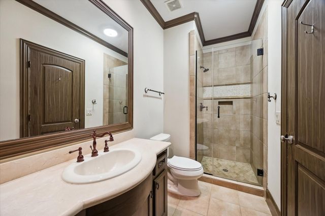 4820 Linden Street, Bellaire, TX 77401