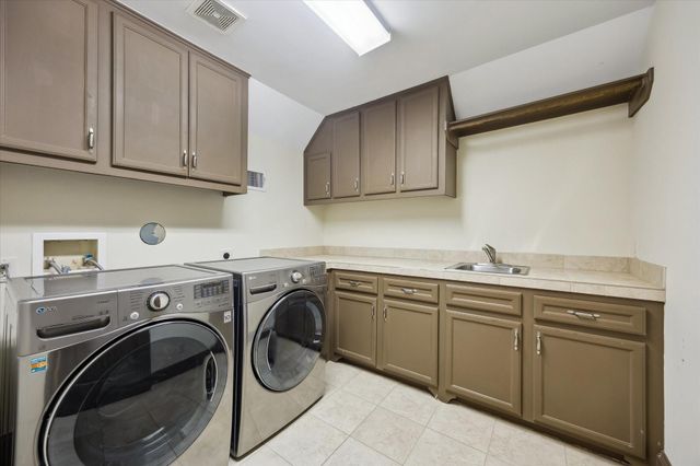 4820 Linden Street, Bellaire, TX 77401