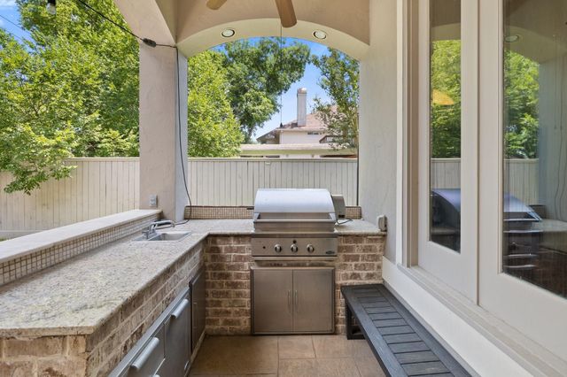 4820 Linden Street, Bellaire, TX 77401