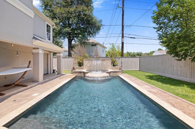 4820 Linden Street, Bellaire, TX 77401