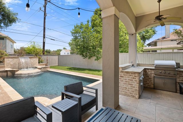 4820 Linden Street, Bellaire, TX 77401