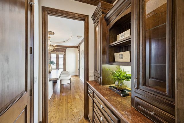 4820 Linden Street, Bellaire, TX 77401