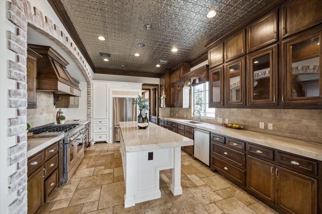 4820 Linden Street, Bellaire, TX 77401