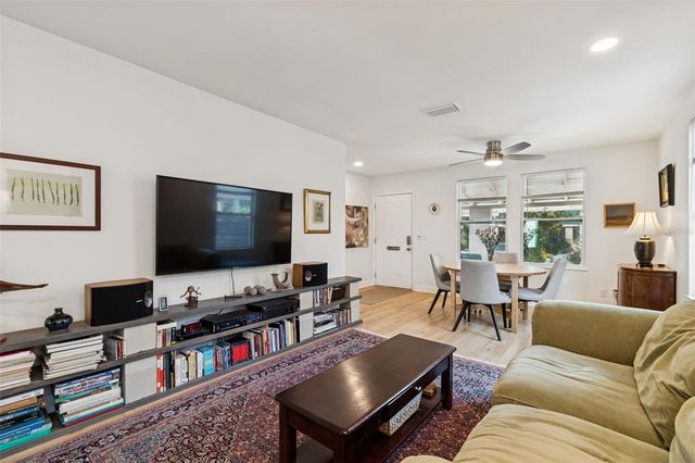 2517 3RD AVENUE N, St Petersburg, FL 33713