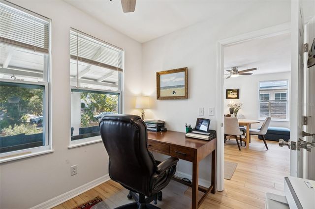 2517 3RD AVENUE N, St Petersburg, FL 33713