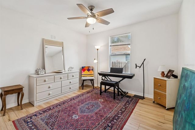 2517 3RD AVENUE N, St Petersburg, FL 33713