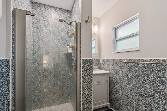 2517 3RD AVENUE N, St Petersburg, FL 33713