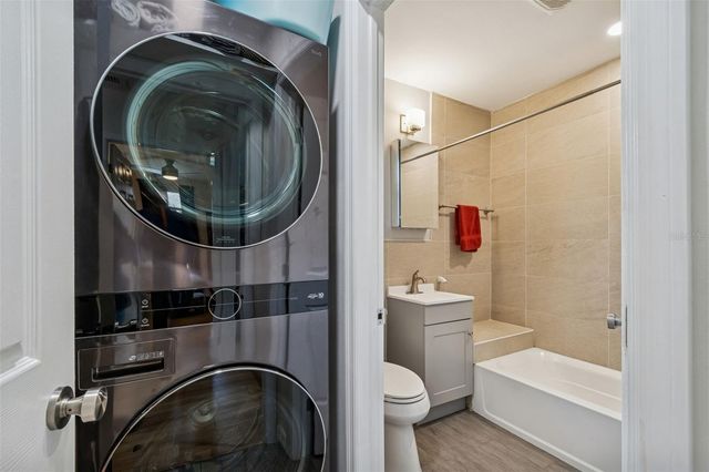 2517 3RD AVENUE N, St Petersburg, FL 33713