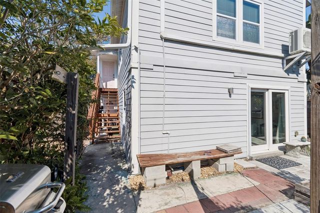 2517 3RD AVENUE N, St Petersburg, FL 33713