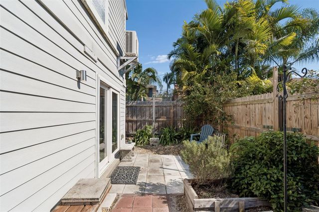 2517 3RD AVENUE N, St Petersburg, FL 33713