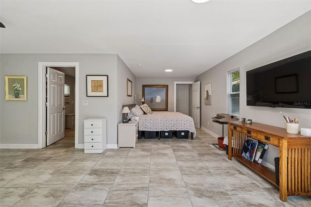 2517 3RD AVENUE N, St Petersburg, FL 33713