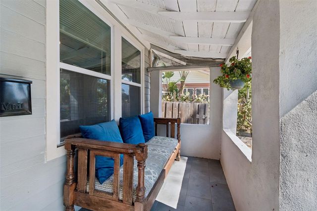 2517 3RD AVENUE N, St Petersburg, FL 33713