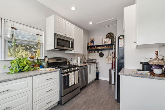 2517 3RD AVENUE N, St Petersburg, FL 33713