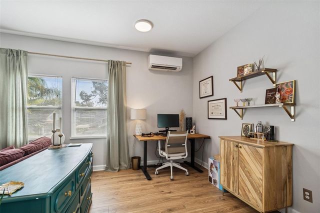 2517 3RD AVENUE N, St Petersburg, FL 33713