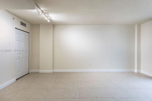 2350 SW 27th Ave 106, Miami, FL 33145